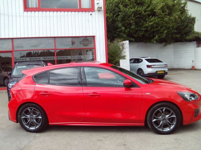 Ford Focus 1.0 EcoBoost 125 ST-Line 5dr Hatchback Petrol Red