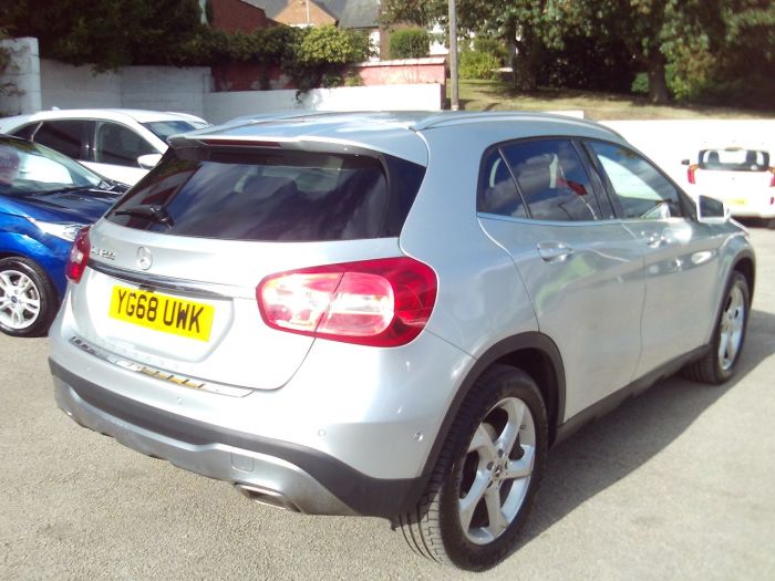 Mercedes-Benz GLA 1.6 GLA 200 Sport Executive 5dr-Nav Estate Petrol Silver