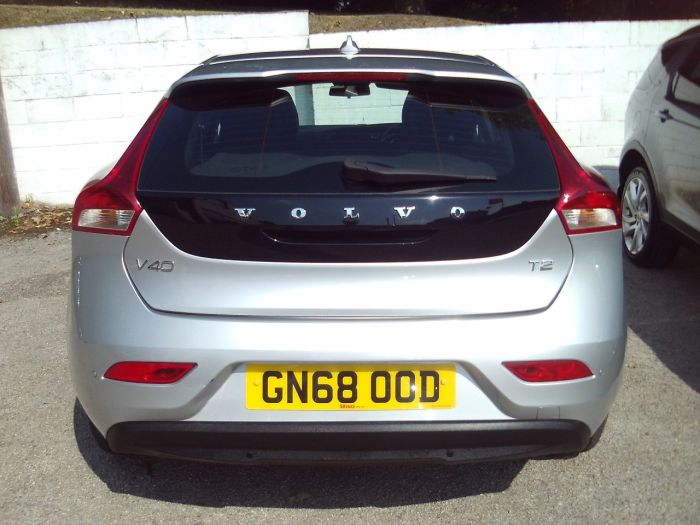 Volvo V40 1.5 T2 [122] Momentum 5dr Geartronic Hatchback Petrol Silver