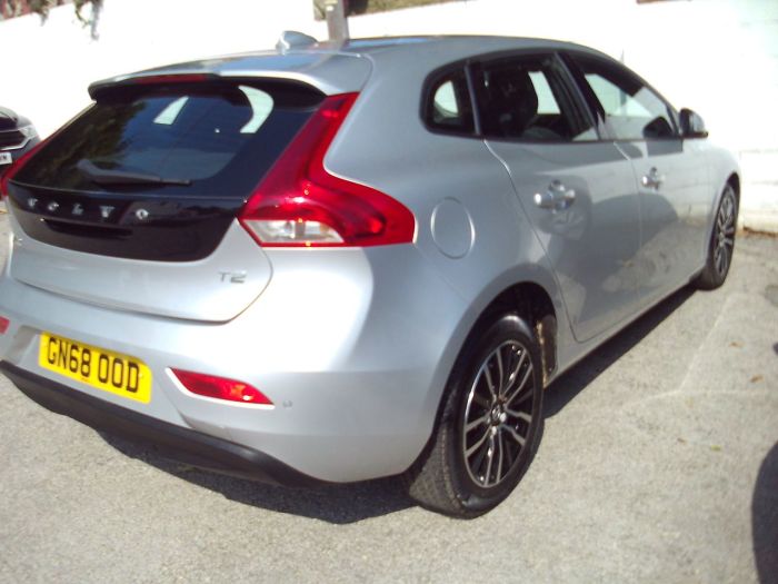 Volvo V40 1.5 T2 [122] Momentum 5dr Geartronic Hatchback Petrol Silver