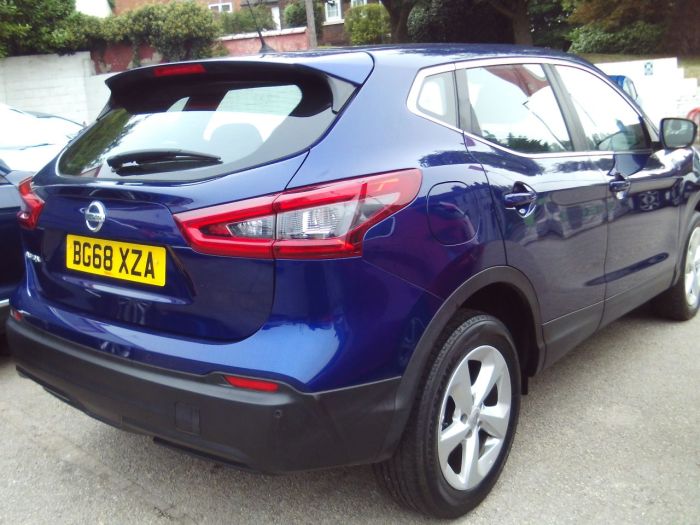 Nissan Qashqai 1.5 dCi [115] Acenta 5dr Hatchback Diesel Blue